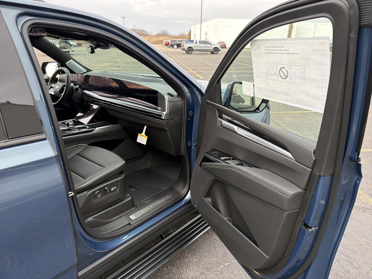 2026 Cadillac Escalade ESV Sport 4WD Saukville WI