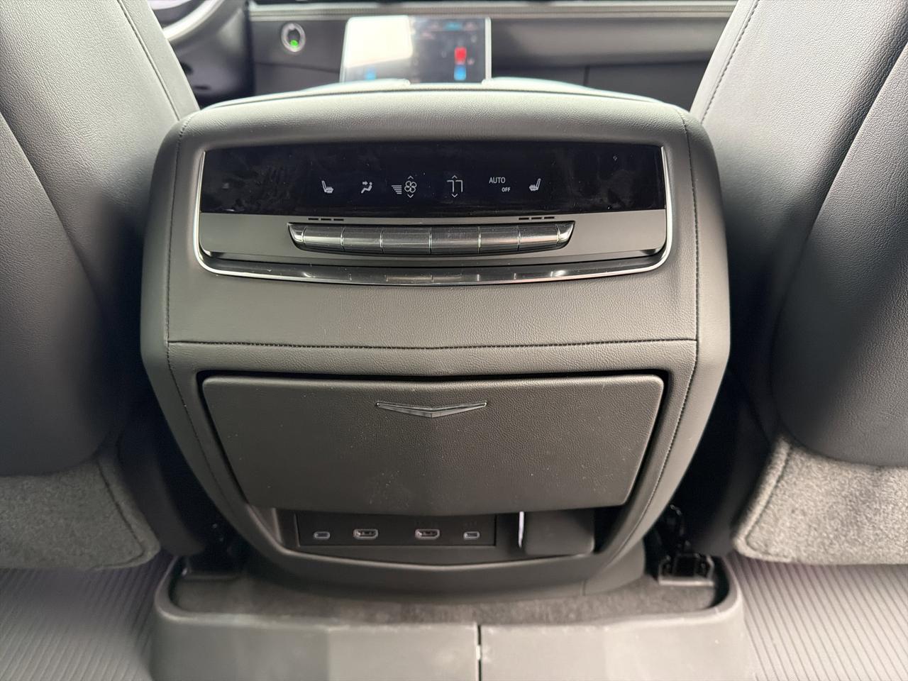 2026 Cadillac Escalade ESV Sport 4WD Saukville WI