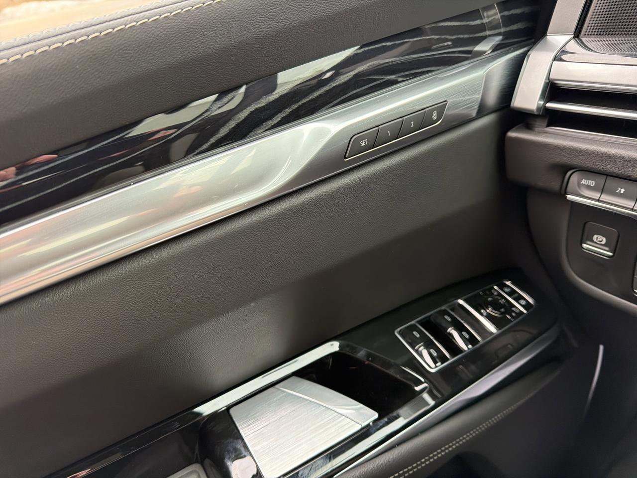 2026 Cadillac Escalade ESV Sport 4WD Saukville WI