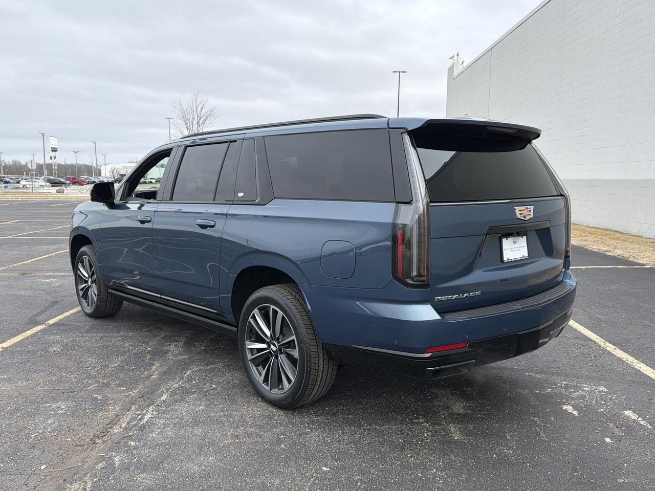 2026 Cadillac Escalade ESV Sport 4WD Saukville WI