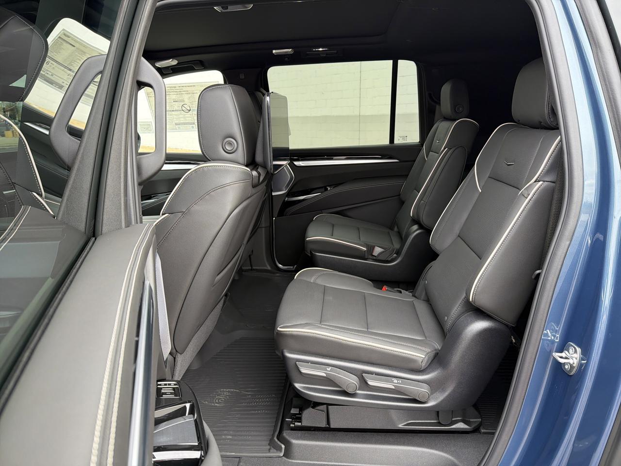 2026 Cadillac Escalade ESV Sport 4WD Saukville WI