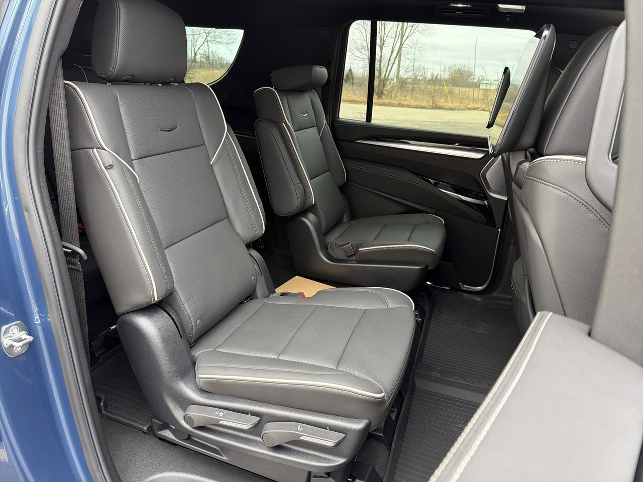 2026 Cadillac Escalade ESV Sport 4WD Saukville WI