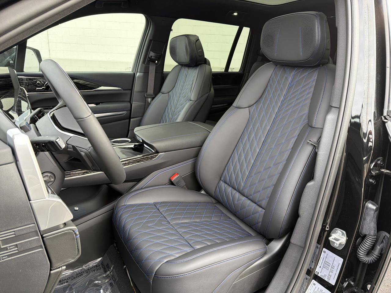 2026 Cadillac Escalade IQL Sport AWD Saukville WI