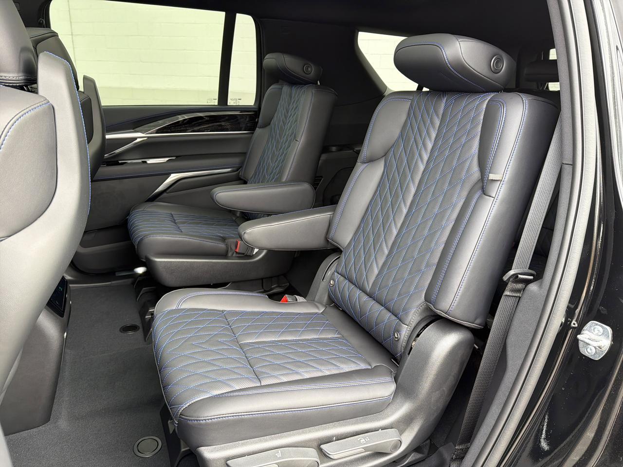 2026 Cadillac Escalade IQL Sport AWD Saukville WI