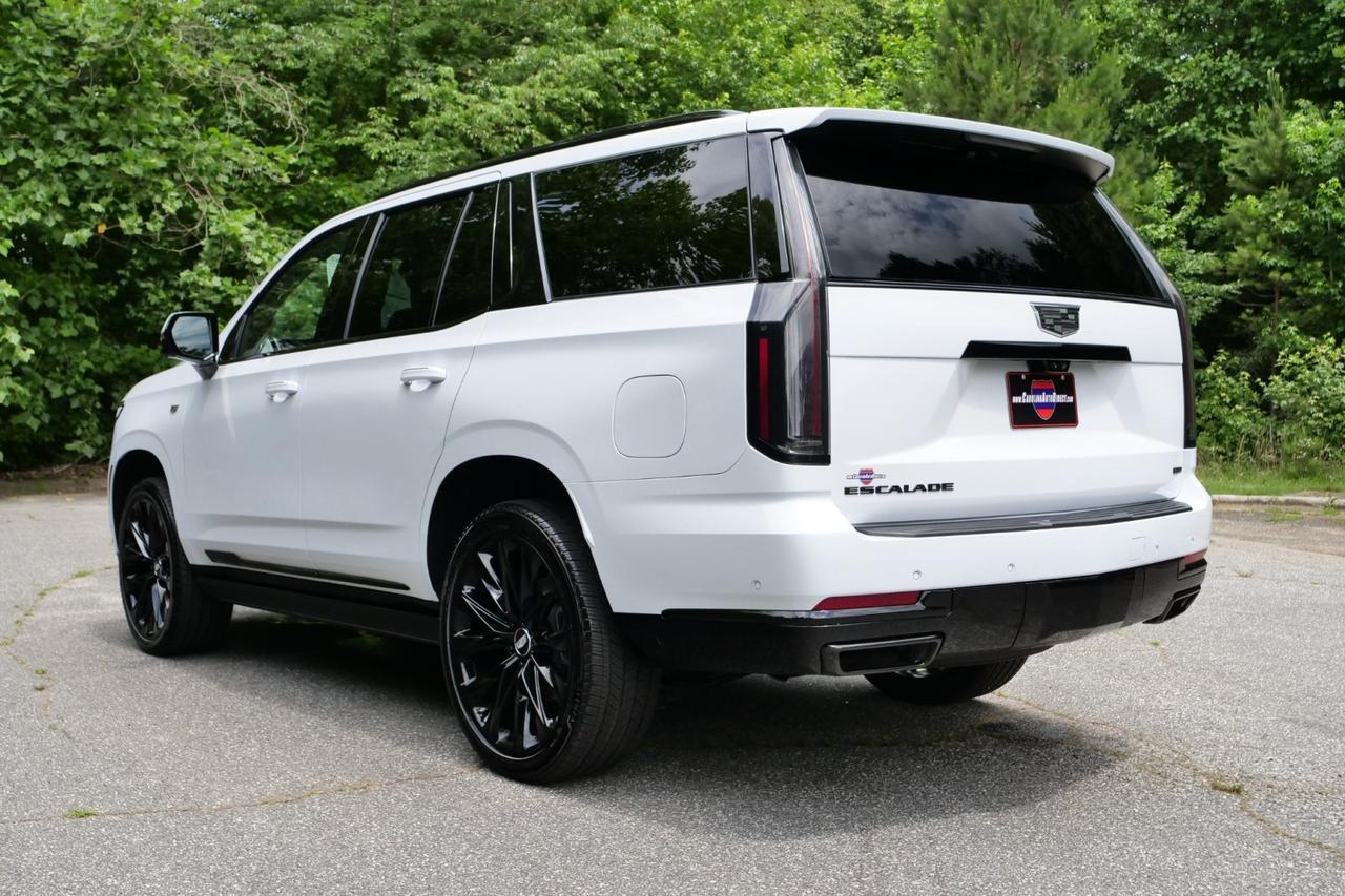 2026 Cadillac Escalade Platinum Sport / 4WD / Onyx PKG / Rear Entertainment! Lincolnton NC