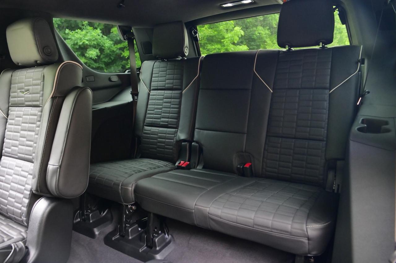 2026 Cadillac Escalade Platinum Sport / 4WD / Onyx PKG / Rear Entertainment! Lincolnton NC