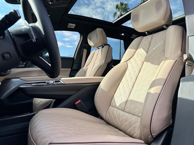 2026 Cadillac Lyriq photo 8