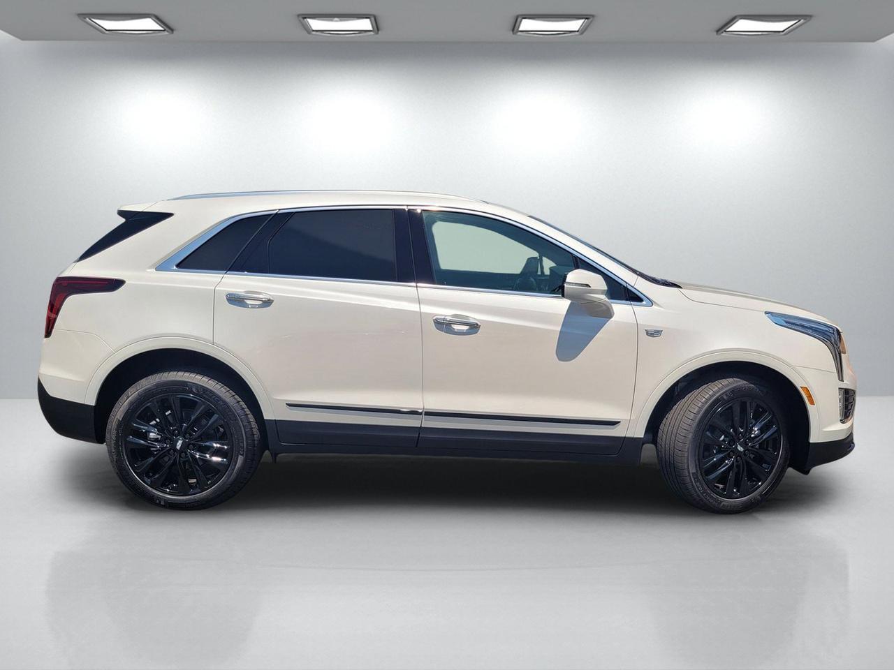 2026 Cadillac XT5 FWD Luxury