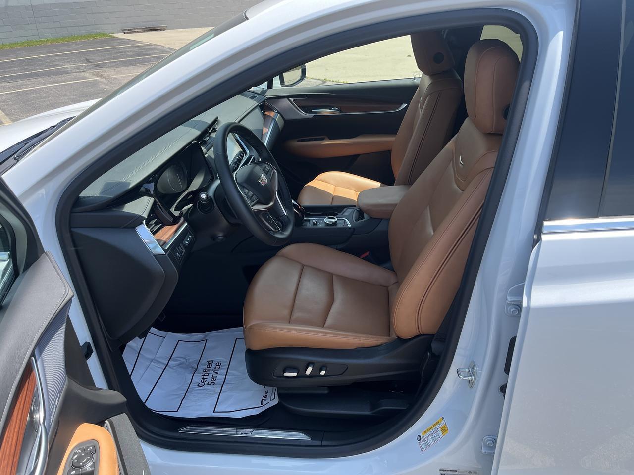 2026 Cadillac XT5 Premium Luxury AWD 3.6L DrvrAssst Tri-ZoneAutomaticClimateCTRL SmrtTowingPkgs w/AdptvCrz Sunroof Nav Saukville WI