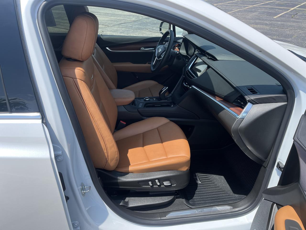 2026 Cadillac XT5 Premium Luxury AWD 3.6L DrvrAssst Tri-ZoneAutomaticClimateCTRL SmrtTowingPkgs w/AdptvCrz Sunroof Nav Saukville WI