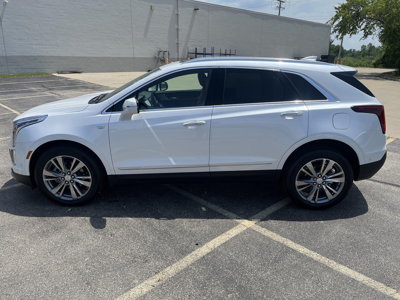 2026 Cadillac XT5 Premium Luxury AWD 3.6L DrvrAssst Tri-ZoneAutomaticClimateCTRL SmrtTowingPkgs w/AdptvCrz Sunroof Nav Saukville WI