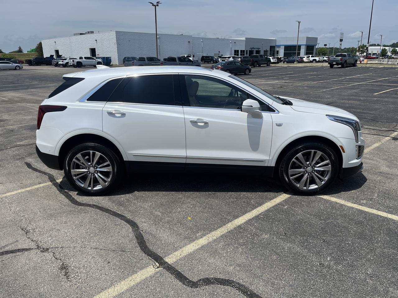 2026 Cadillac XT5 Premium Luxury AWD 3.6L DrvrAssst Tri-ZoneAutomaticClimateCTRL SmrtTowingPkgs w/AdptvCrz Sunroof Nav Saukville WI