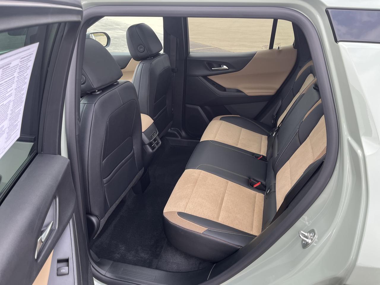 2026 Chevrolet Equinox ACTIV AWD Conv3Pkg w/Sunroof AdptvCrz HtdCldMemEvotex HtdSteeringWheel Saukville WI