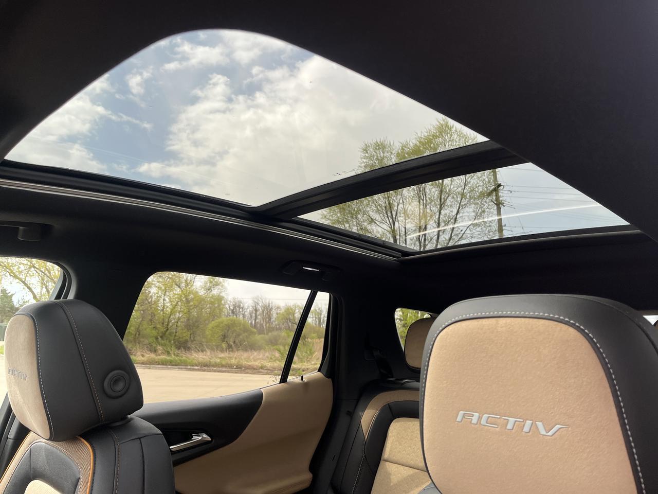 2026 Chevrolet Equinox ACTIV AWD Conv3Pkg w/Sunroof AdptvCrz HtdCldMemEvotex HtdSteeringWheel Saukville WI