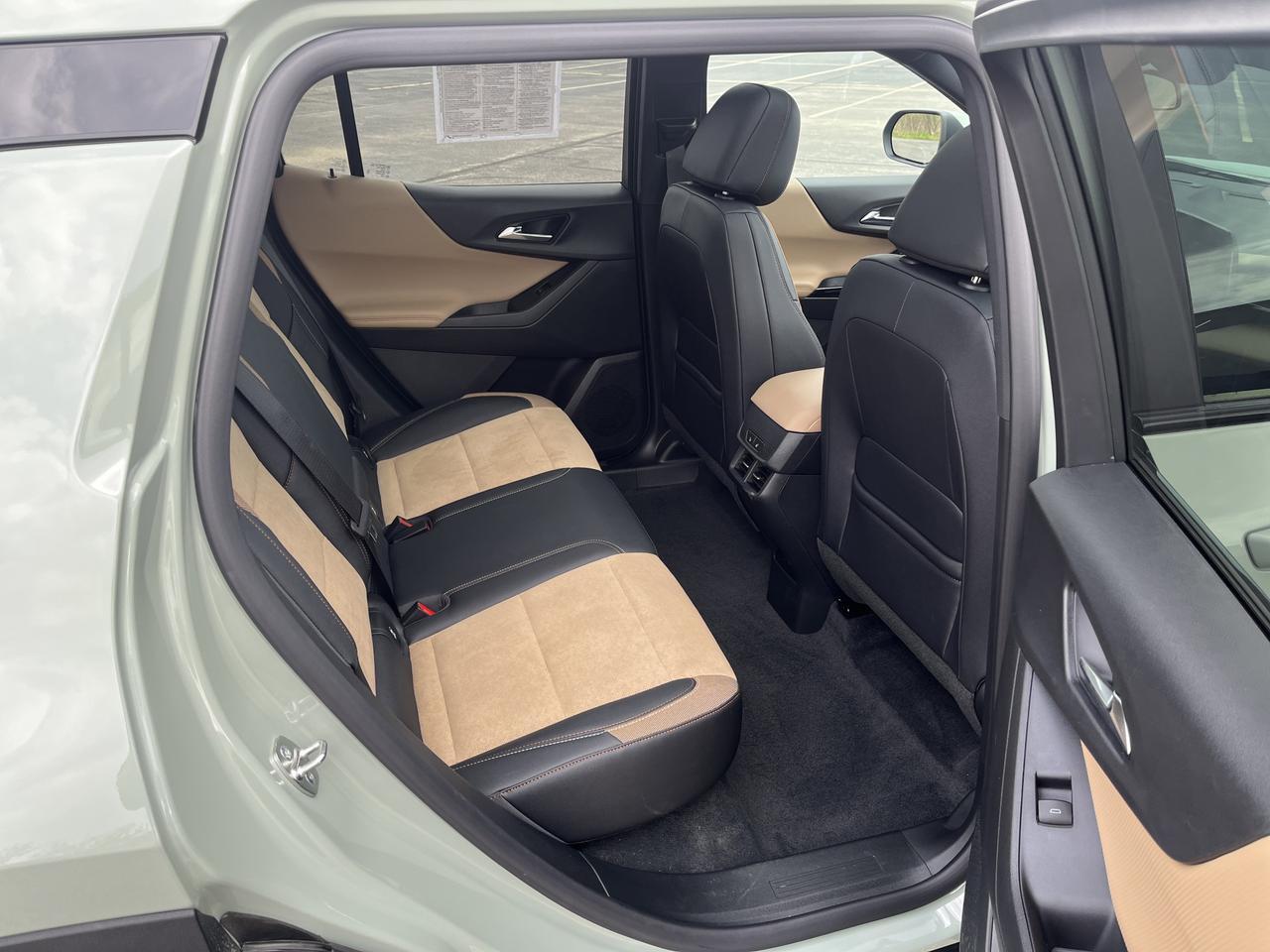 2026 Chevrolet Equinox ACTIV AWD Conv3Pkg w/Sunroof AdptvCrz HtdCldMemEvotex HtdSteeringWheel Saukville WI