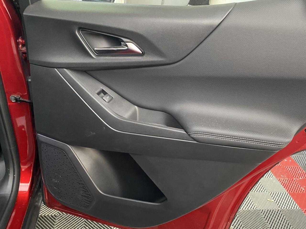 2026 Chevrolet Equinox LT photo 4