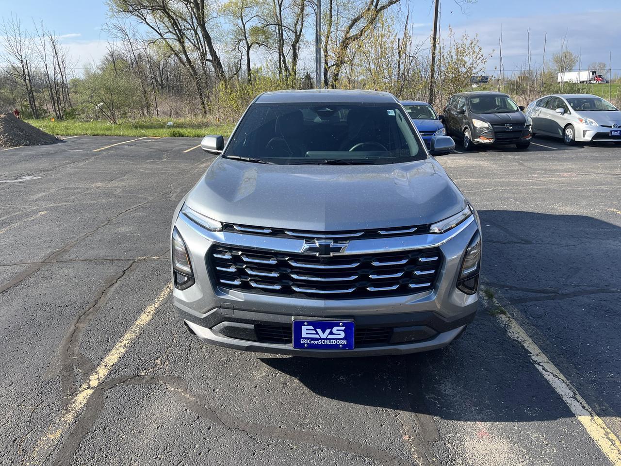 2026 Chevrolet Equinox LT AWD Convenience2Pkg w/19s AdptvCrz HtdEvotex HtdSteeringWhl 8-WayPwrDrvrSt BlackBowties Saukville WI