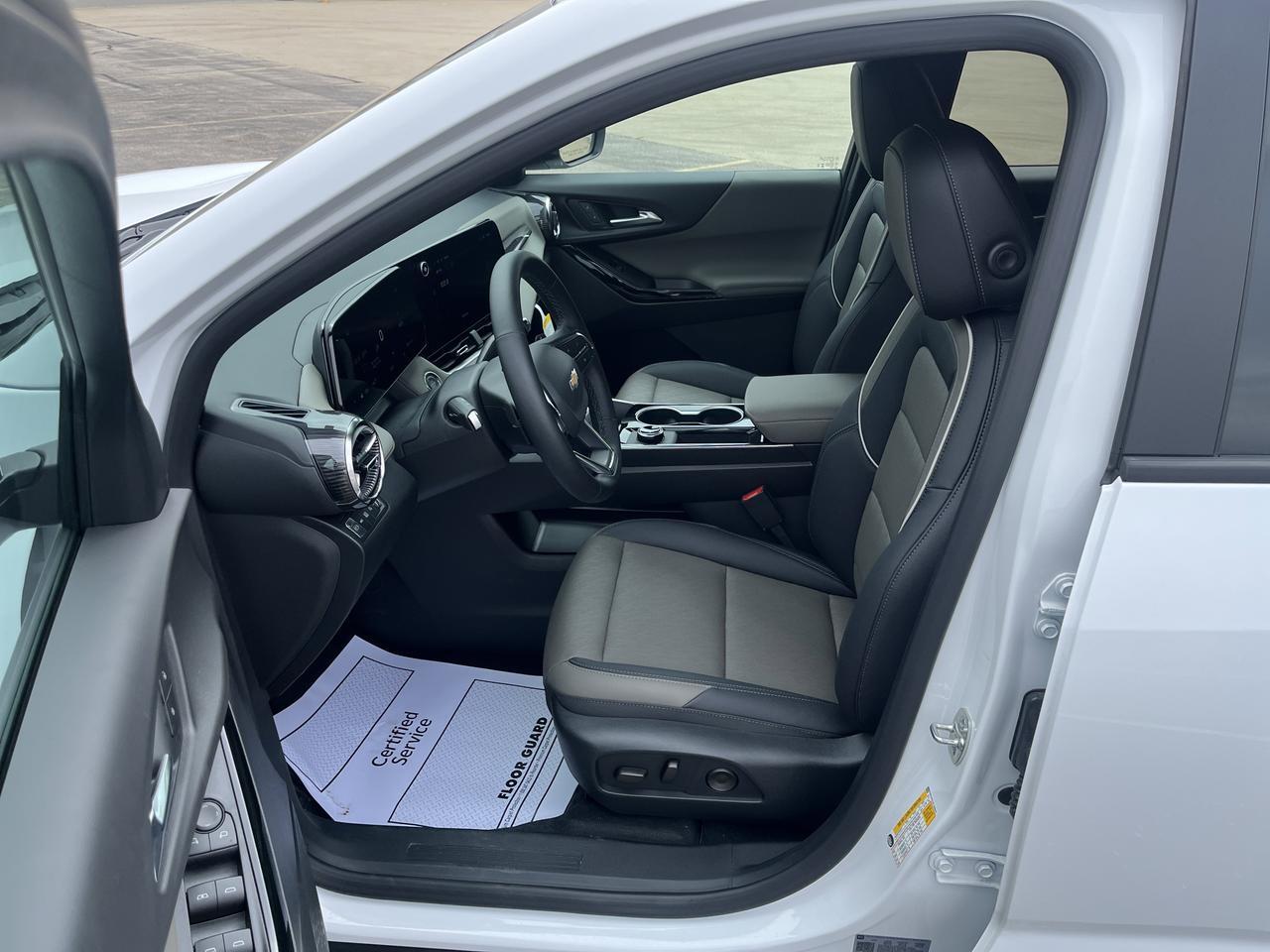 2026 Chevrolet Equinox LT AWD Convenience2Pkg w/19s HtdEvotex HtdStrngWhl 8-WayPwrDrvrSeat AutosensePwrLiftgate Saukville WI