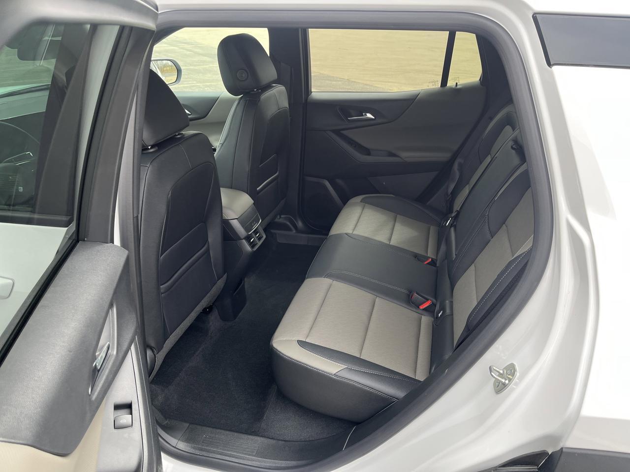 2026 Chevrolet Equinox LT AWD Convenience2Pkg w/19s HtdEvotex HtdStrngWhl 8-WayPwrDrvrSeat AutosensePwrLiftgate Saukville WI