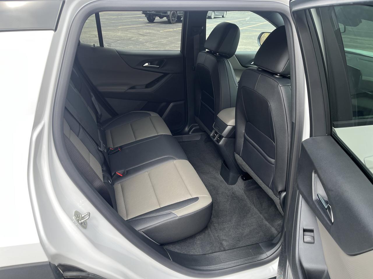 2026 Chevrolet Equinox LT AWD Convenience2Pkg w/19s HtdEvotex HtdStrngWhl 8-WayPwrDrvrSeat AutosensePwrLiftgate Saukville WI
