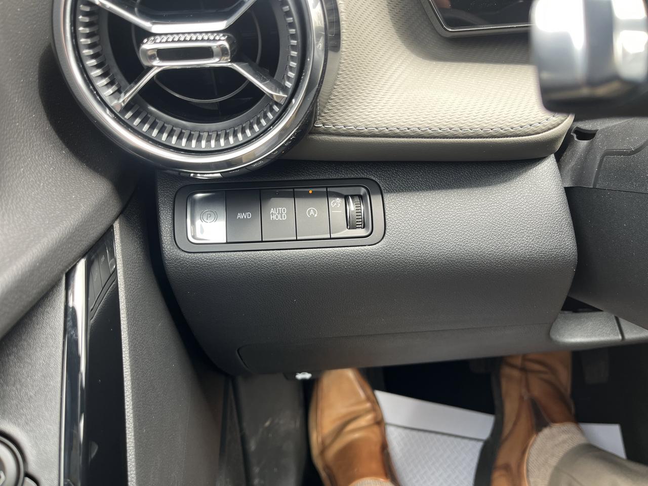 2026 Chevrolet Equinox LT AWD Convenience2Pkg w/19s HtdEvotex HtdStrngWhl 8-WayPwrDrvrSeat AutosensePwrLiftgate Saukville WI