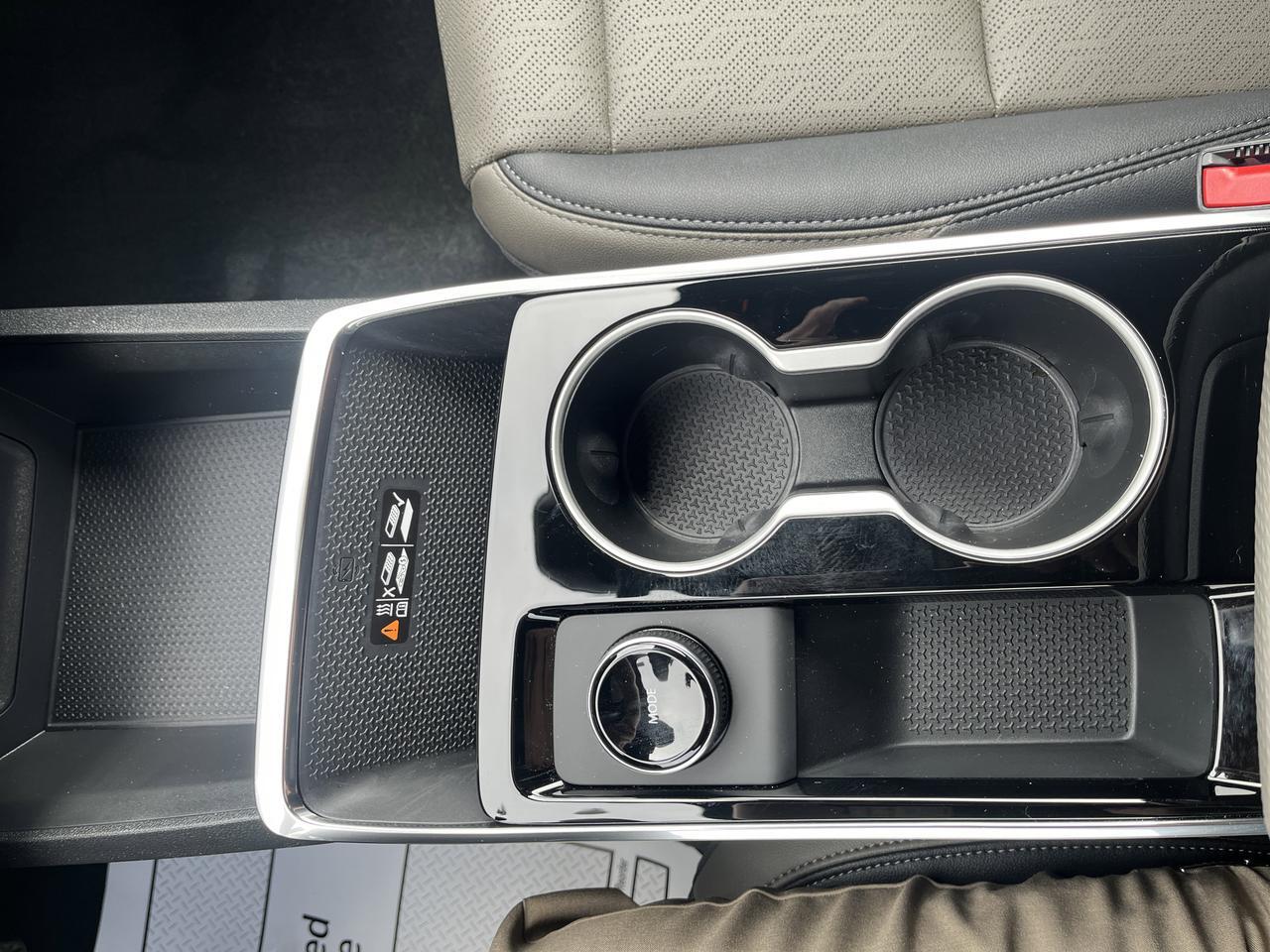 2026 Chevrolet Equinox LT AWD Convenience2Pkg w/19s HtdEvotex HtdStrngWhl 8-WayPwrDrvrSeat AutosensePwrLiftgate Saukville WI