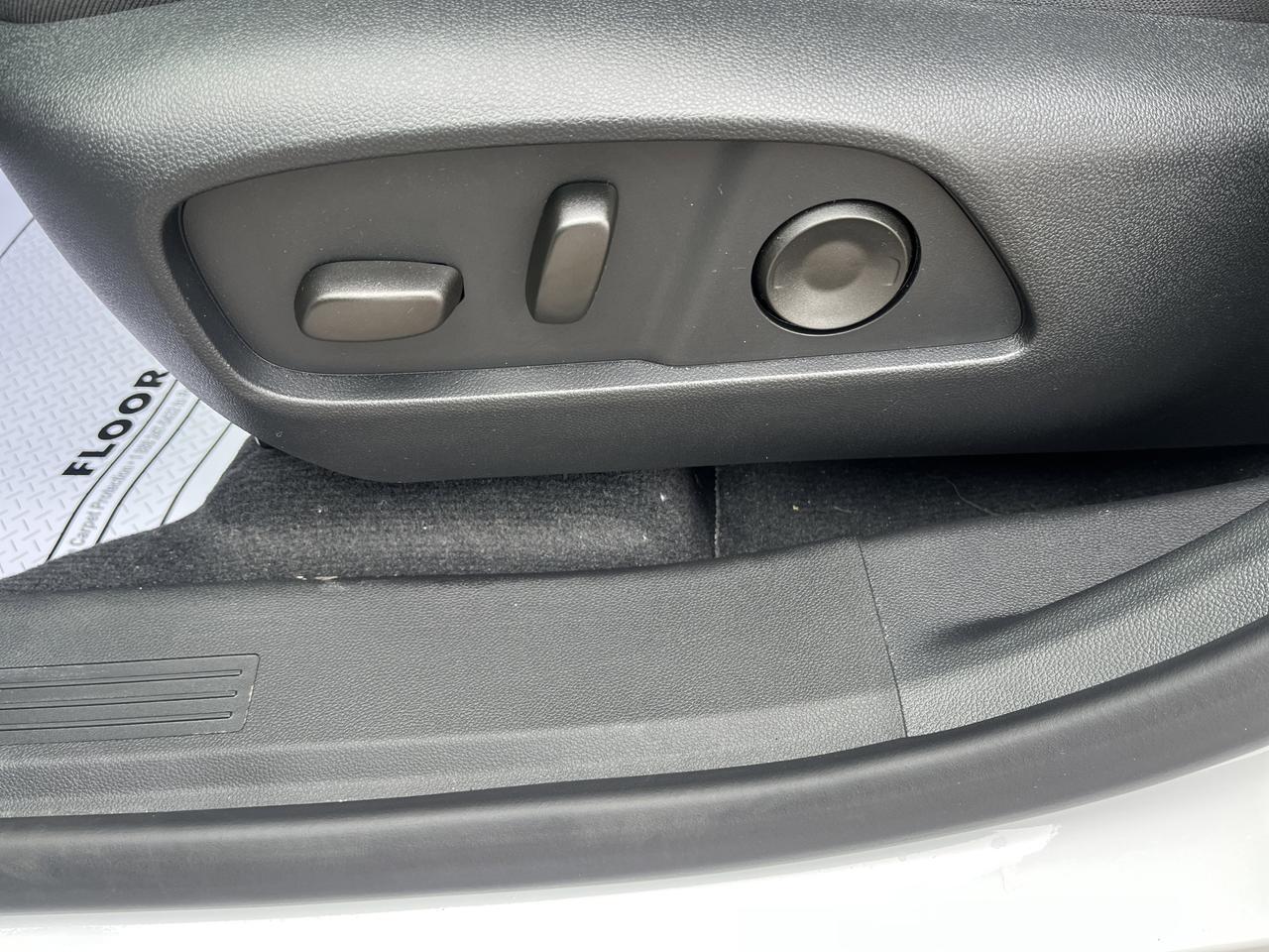 2026 Chevrolet Equinox LT AWD Convenience2Pkg w/19s HtdEvotex HtdStrngWhl 8-WayPwrDrvrSeat AutosensePwrLiftgate Saukville WI