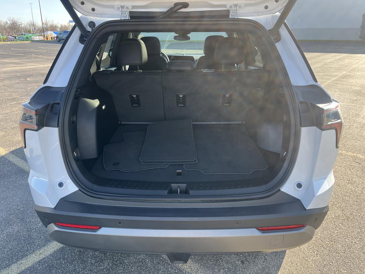 2026 Chevrolet Equinox LT AWD Convenience2Pkg w/Sunroof 19s AdptvCrz HtdEvotex HtdSteeringWhl 8-WayPwrDrvrSt HD-RearCamera Saukville WI