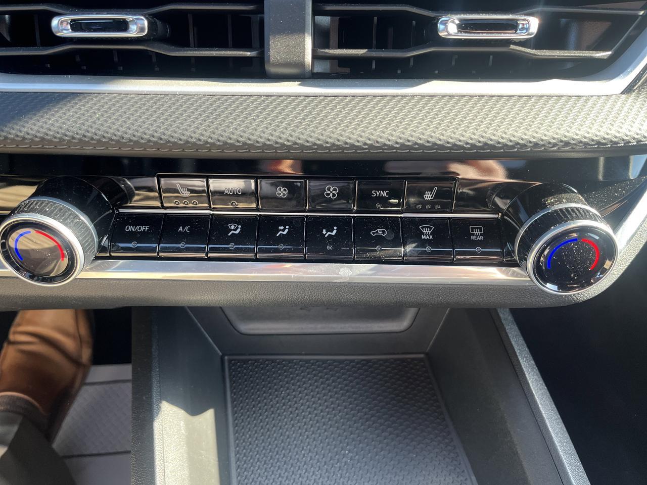 2026 Chevrolet Equinox LT AWD Convenience2Pkg w/Sunroof 19s AdptvCrz HtdEvotex HtdSteeringWhl 8-WayPwrDrvrSt HD-RearCamera Saukville WI