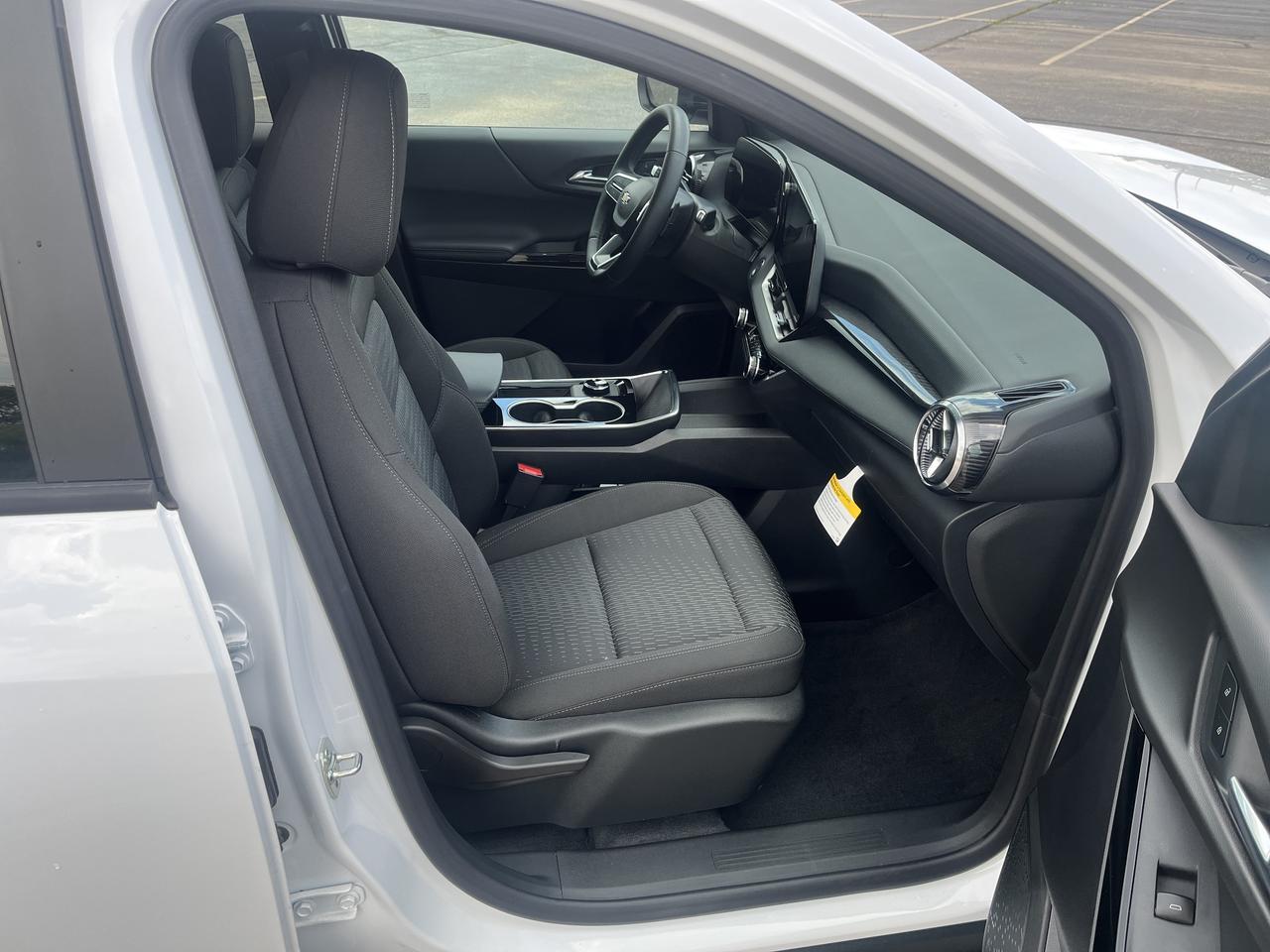 2026 Chevrolet Equinox LT AWD FloorLinerPkg w/BlackBowties AdptvCrz HtdSeats HtdSteeringWheel HD-RearCamera Saukville WI