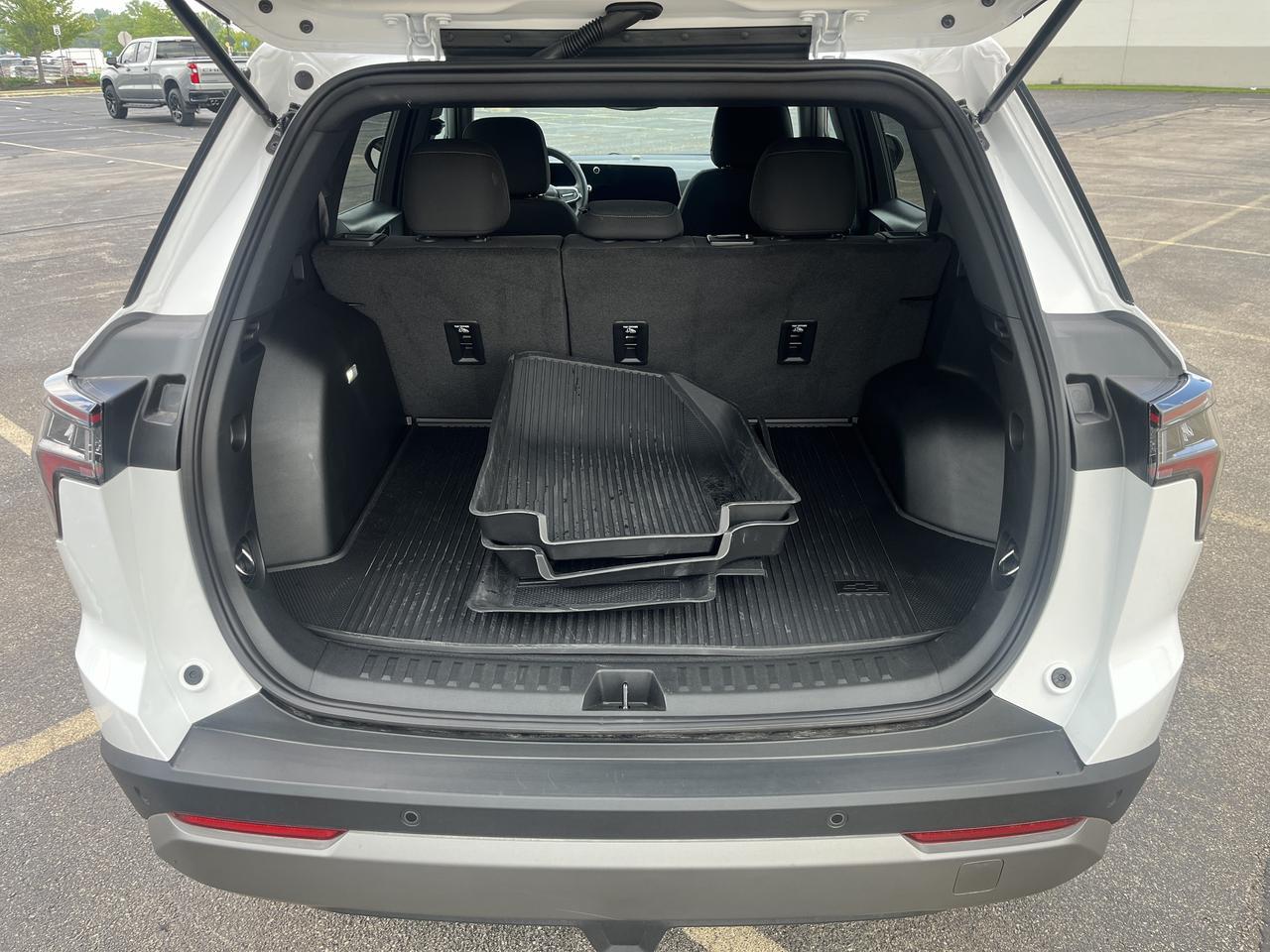 2026 Chevrolet Equinox LT AWD FloorLinerPkg w/BlackBowties AdptvCrz HtdSeats HtdSteeringWheel HD-RearCamera Saukville WI