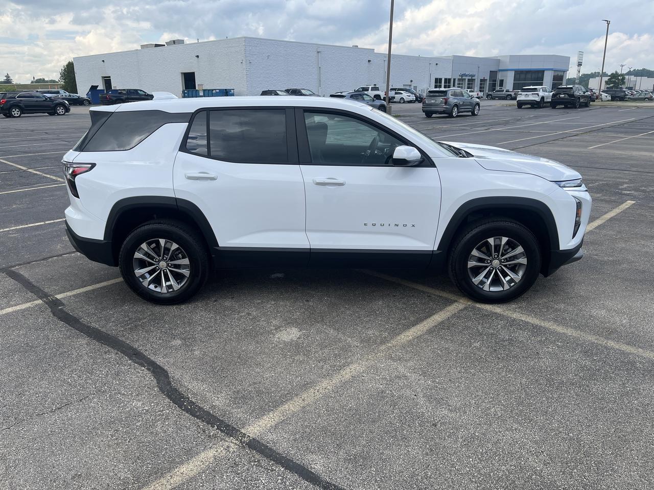 2026 Chevrolet Equinox LT AWD FloorLinerPkg w/BlackBowties AdptvCrz HtdSeats HtdSteeringWheel HD-RearCamera Saukville WI