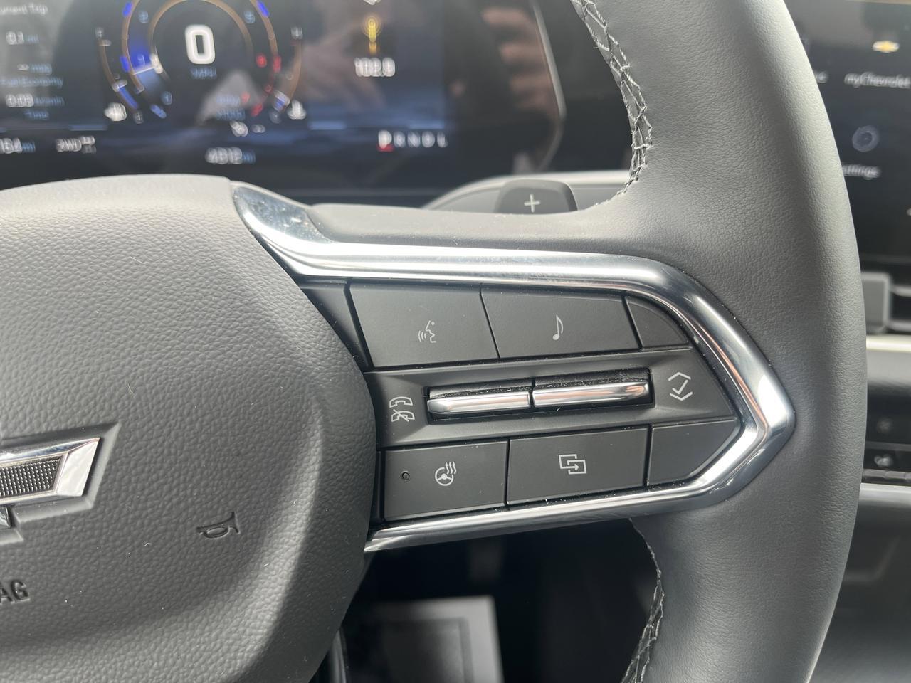 2026 Chevrolet Equinox LT AWD MidnightEdition Conv2Pkg w/19s MosiacBlack2-ToneRoof AdptvCrz HtdEvotex HtdStrngWhl Saukville WI