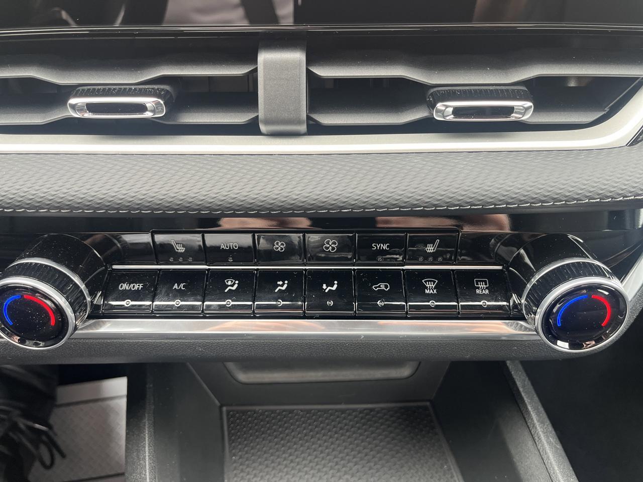 2026 Chevrolet Equinox LT AWD MidnightEdition Conv2Pkg w/19s MosiacBlack2-ToneRoof AdptvCrz HtdEvotex HtdStrngWhl Saukville WI