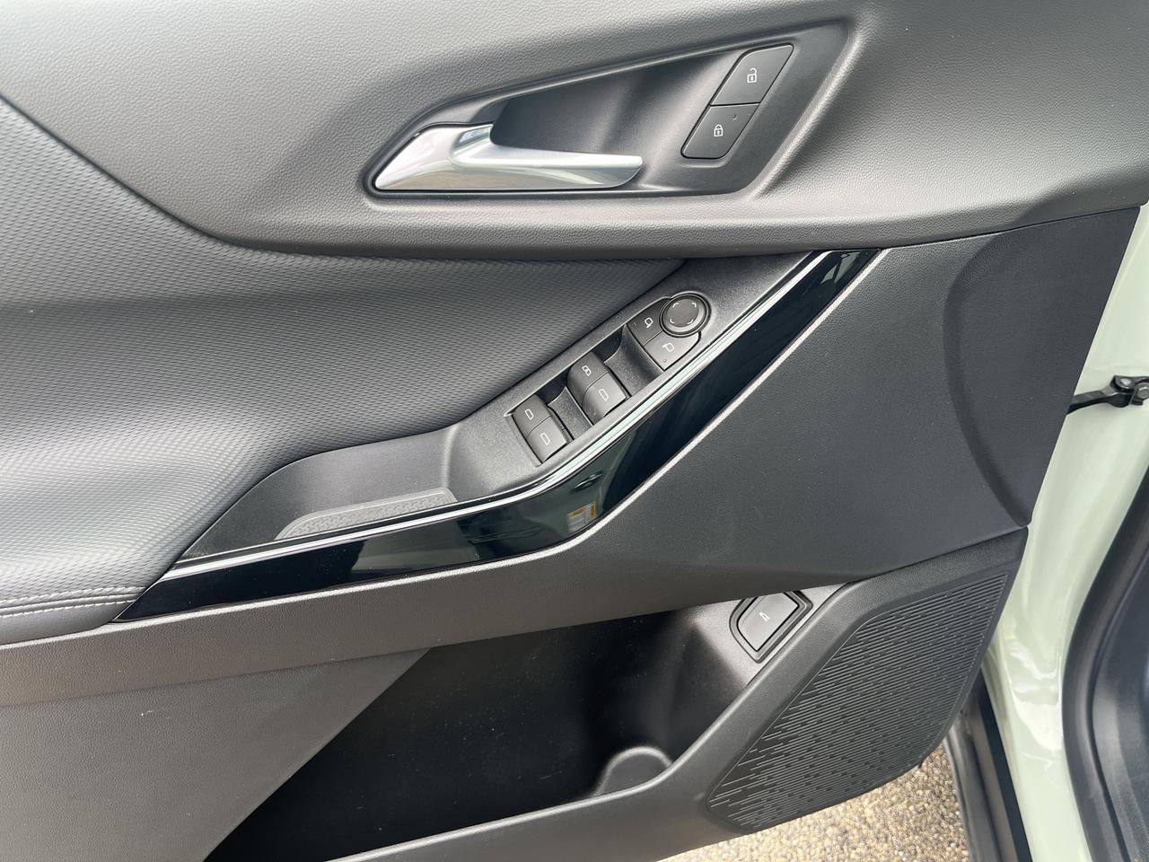 2026 Chevrolet Equinox LT AWD MidnightEdition Conv2Pkg w/19s MosiacBlack2-ToneRoof AdptvCrz HtdEvotex HtdStrngWhl Saukville WI