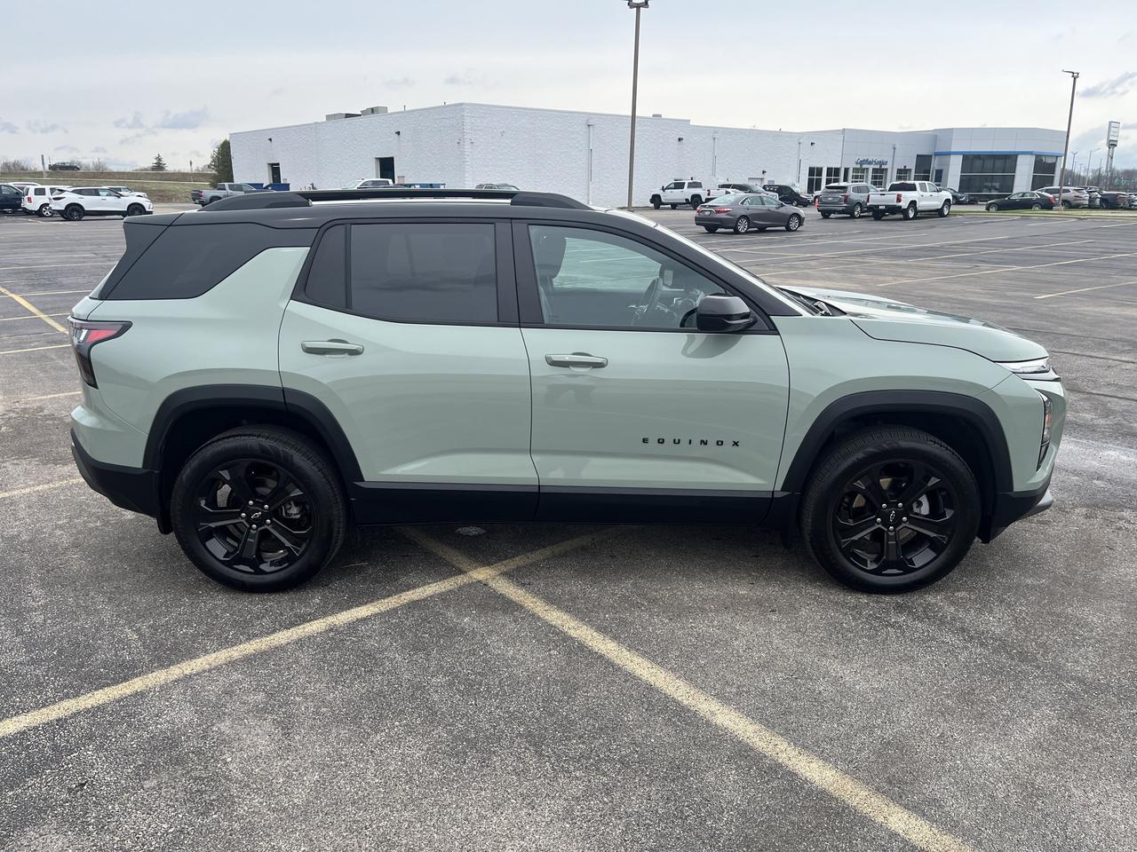 2026 Chevrolet Equinox LT AWD MidnightEdition Conv2Pkg w/19s MosiacBlack2-ToneRoof AdptvCrz HtdEvotex HtdStrngWhl Saukville WI