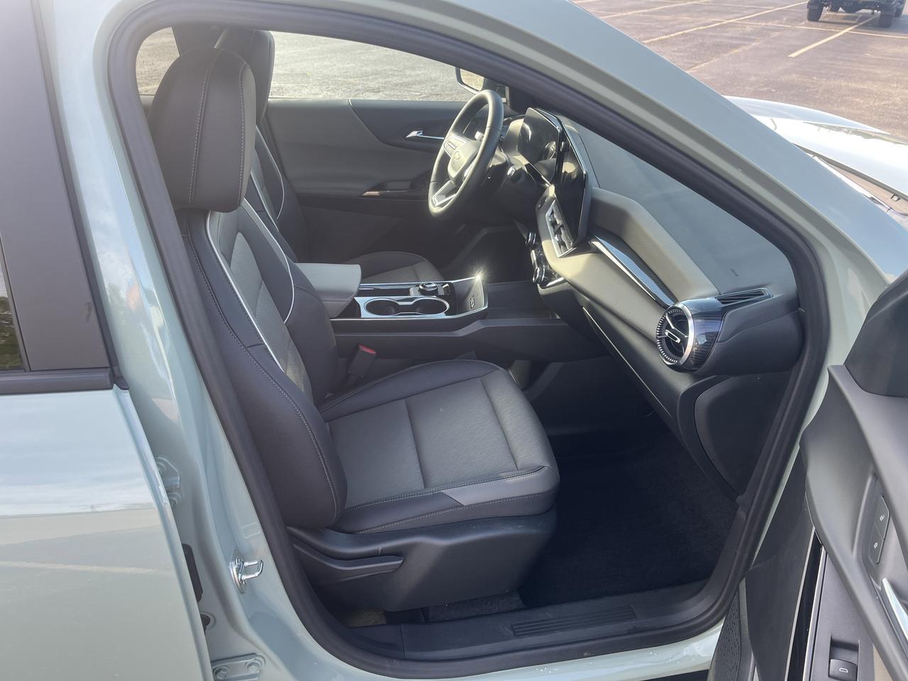 2026 Chevrolet Equinox LT AWD w/Conv2 SafetyTechnologyPkgs w/19s AdptvCrz HtdEvotex HtdStrngWhl 8-WayPwrDrvrSeat FogLamps Saukville WI