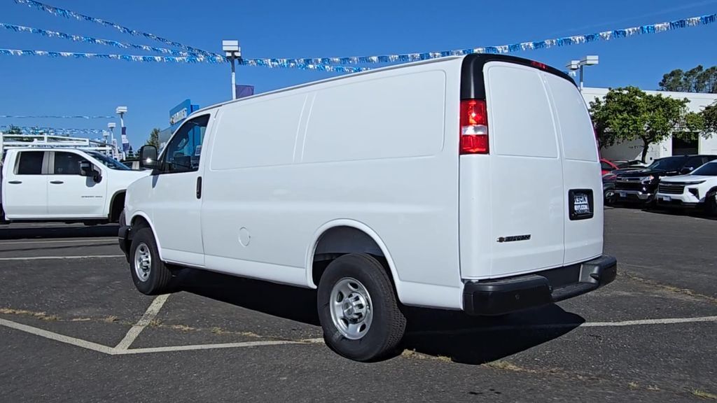 2026 Chevrolet Express 2500 Work Van