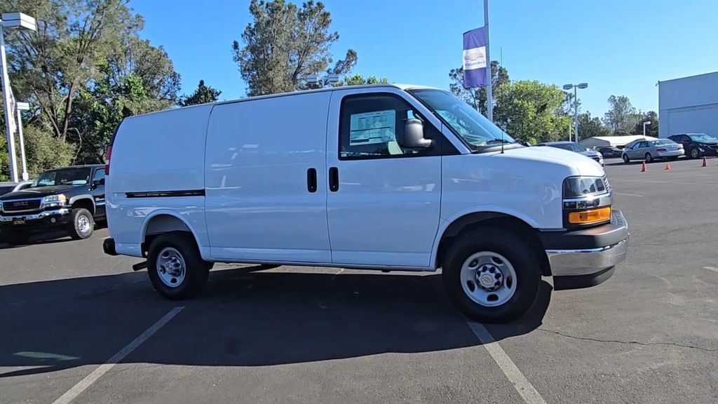 2026 Chevrolet Express 2500 Work Van