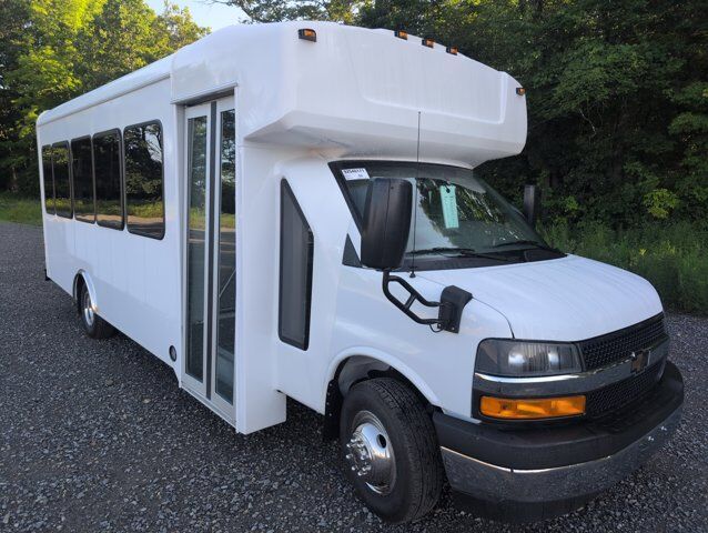 2026 Chevrolet HLE HLE COACH