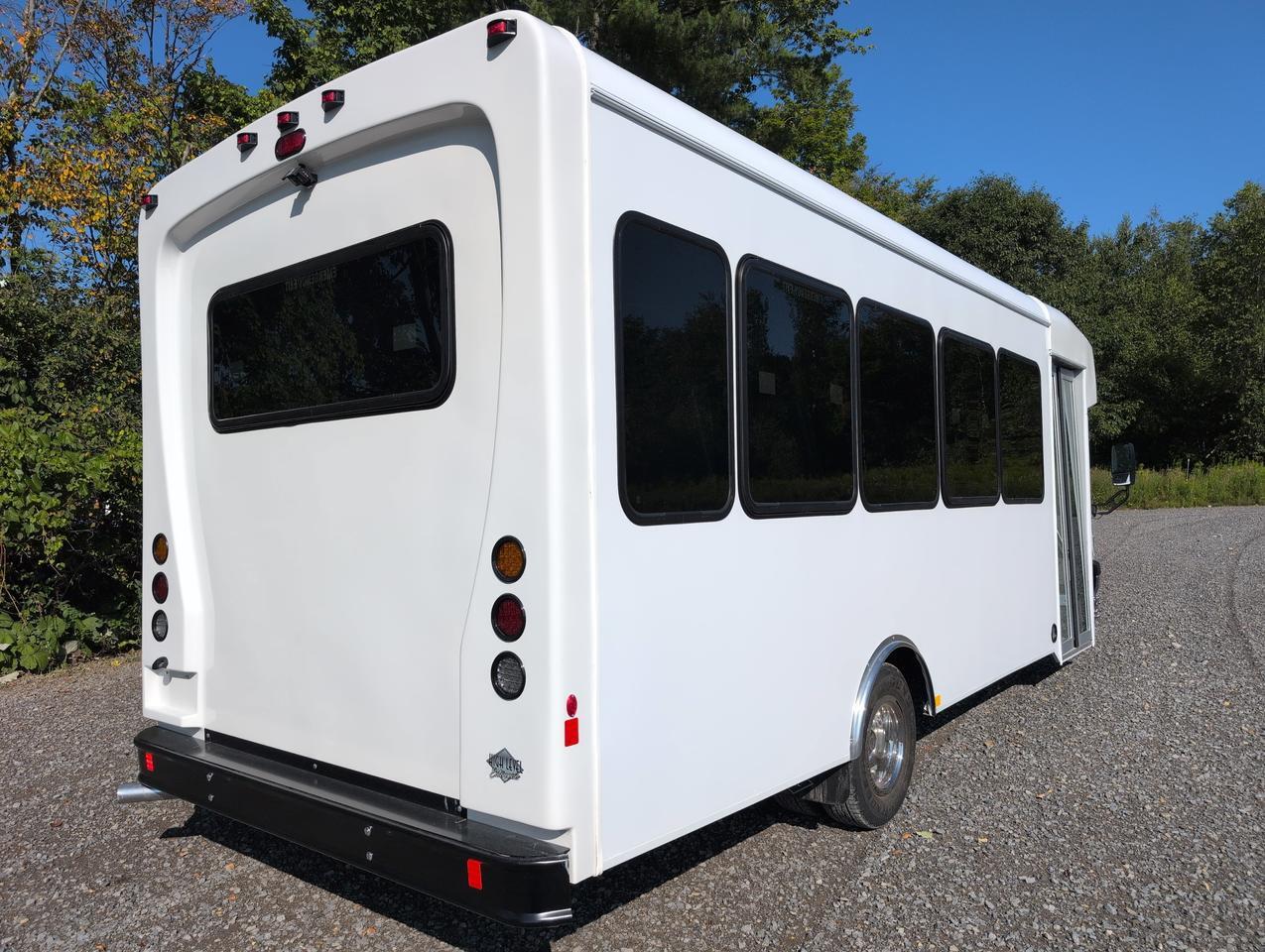 2026 Chevrolet HLE HLE COACH