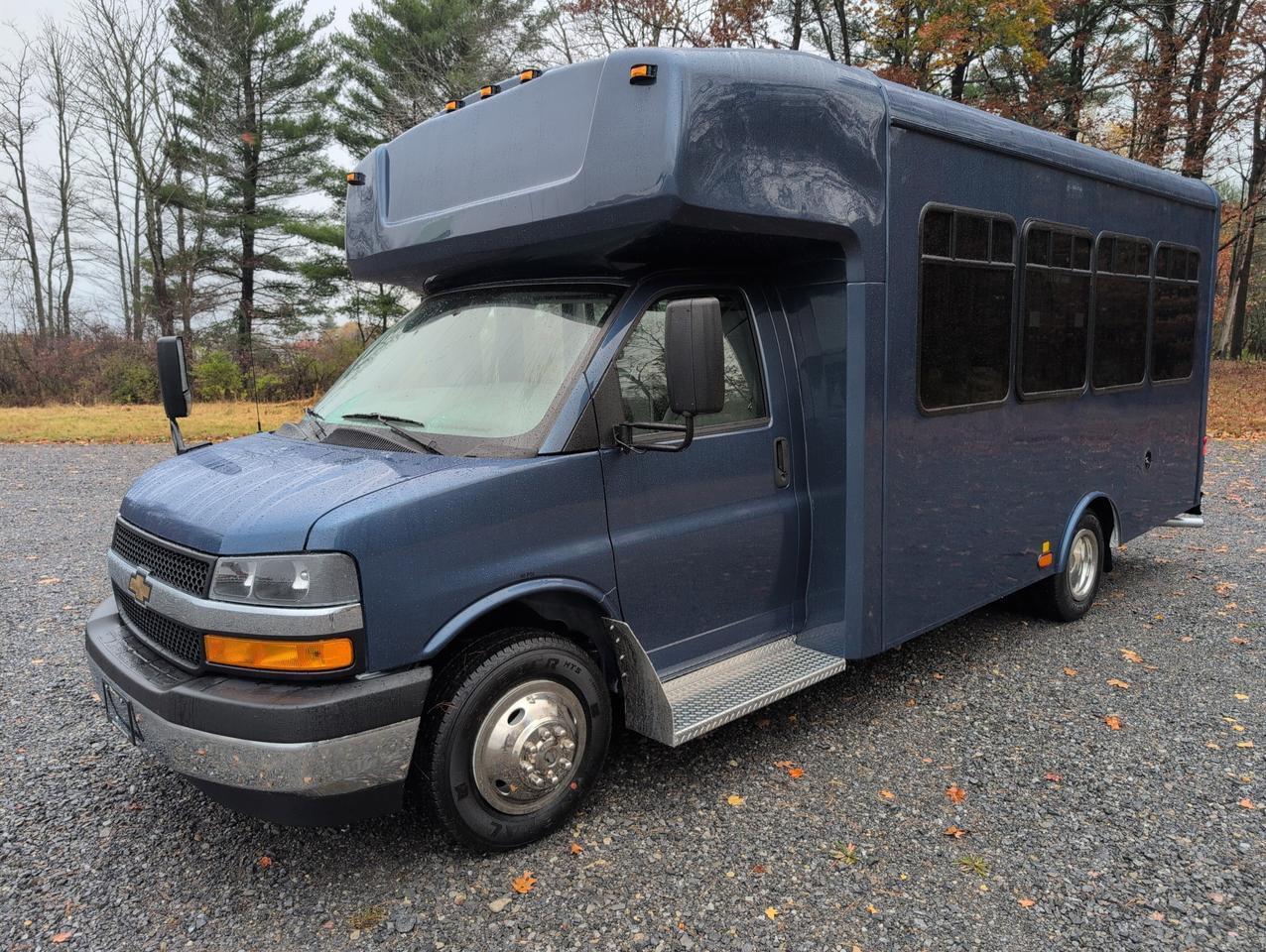 2026 Chevrolet HLE HLE COACH