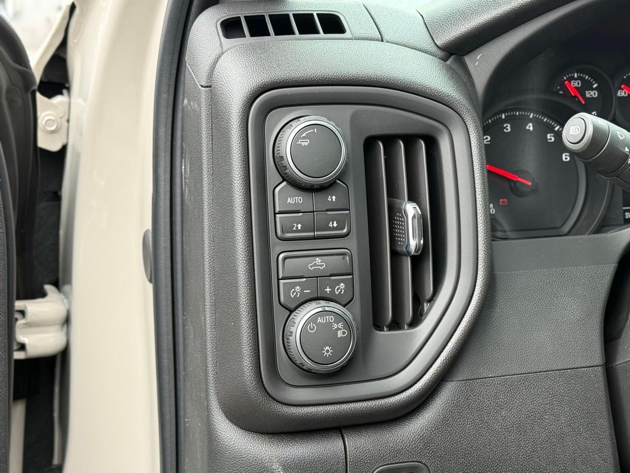 2026 Chevrolet Silverado 1500 Custom Trail Boss Crestwood KY