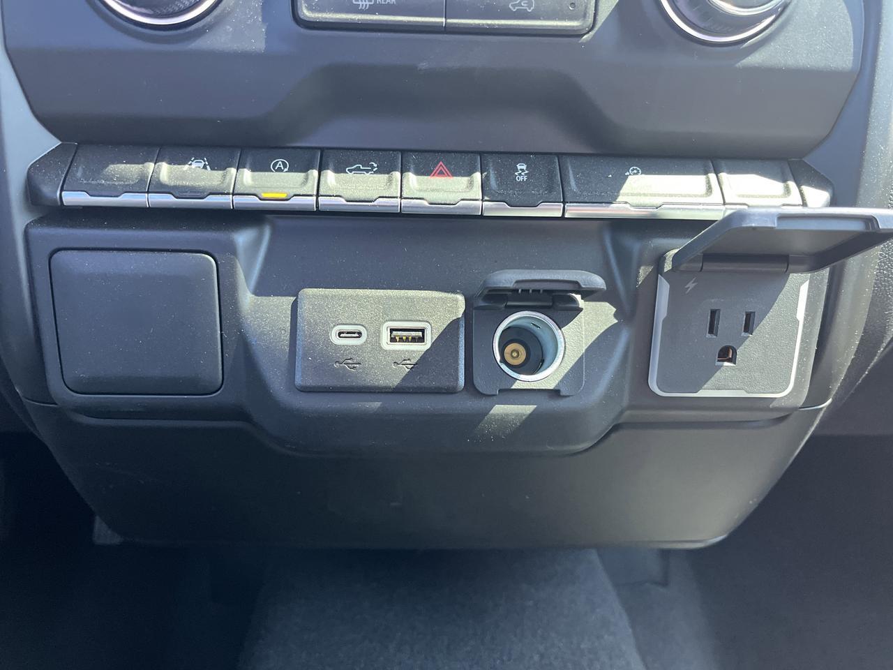 2026 Chevrolet Silverado 1500 Custom Trail Boss Crew Cab 4WD 3.0L DuramaxDiesel MidnightEdition w/Spray-OnBedliner BlackAssistStps Saukville WI