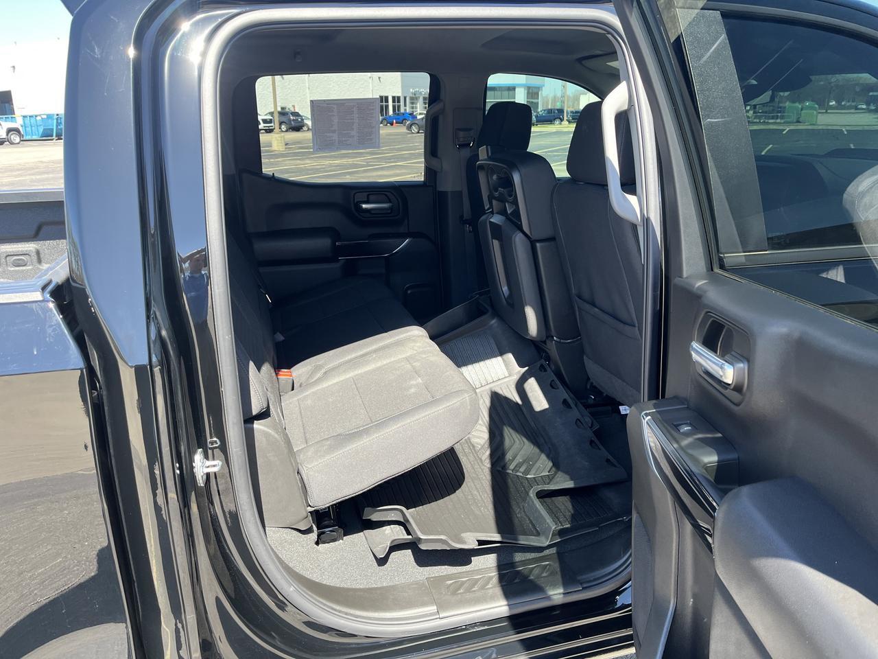 2026 Chevrolet Silverado 1500 Custom Trail Boss Crew Cab 4WD 3.0L DuramaxDiesel MidnightEdition w/Spray-OnBedliner BlackAssistStps Saukville WI