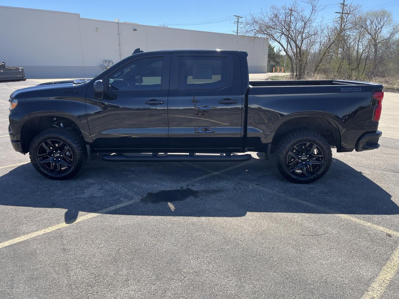 2026 Chevrolet Silverado 1500 Custom Trail Boss Crew Cab 4WD 3.0L DuramaxDiesel MidnightEdition w/Spray-OnBedliner BlackAssistStps Saukville WI