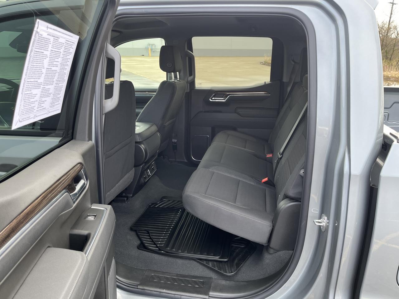 2026 Chevrolet Silverado 1500 LT Crew Cab 4WD w/20s All-TerrainTires HtdSeats HtdSteeringWheel RemoteStart HD-RearCamera Saukville WI