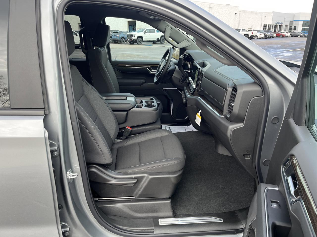 2026 Chevrolet Silverado 1500 LT Crew Cab 4WD w/20s All-TerrainTires HtdSeats HtdSteeringWheel RemoteStart HD-RearCamera Saukville WI