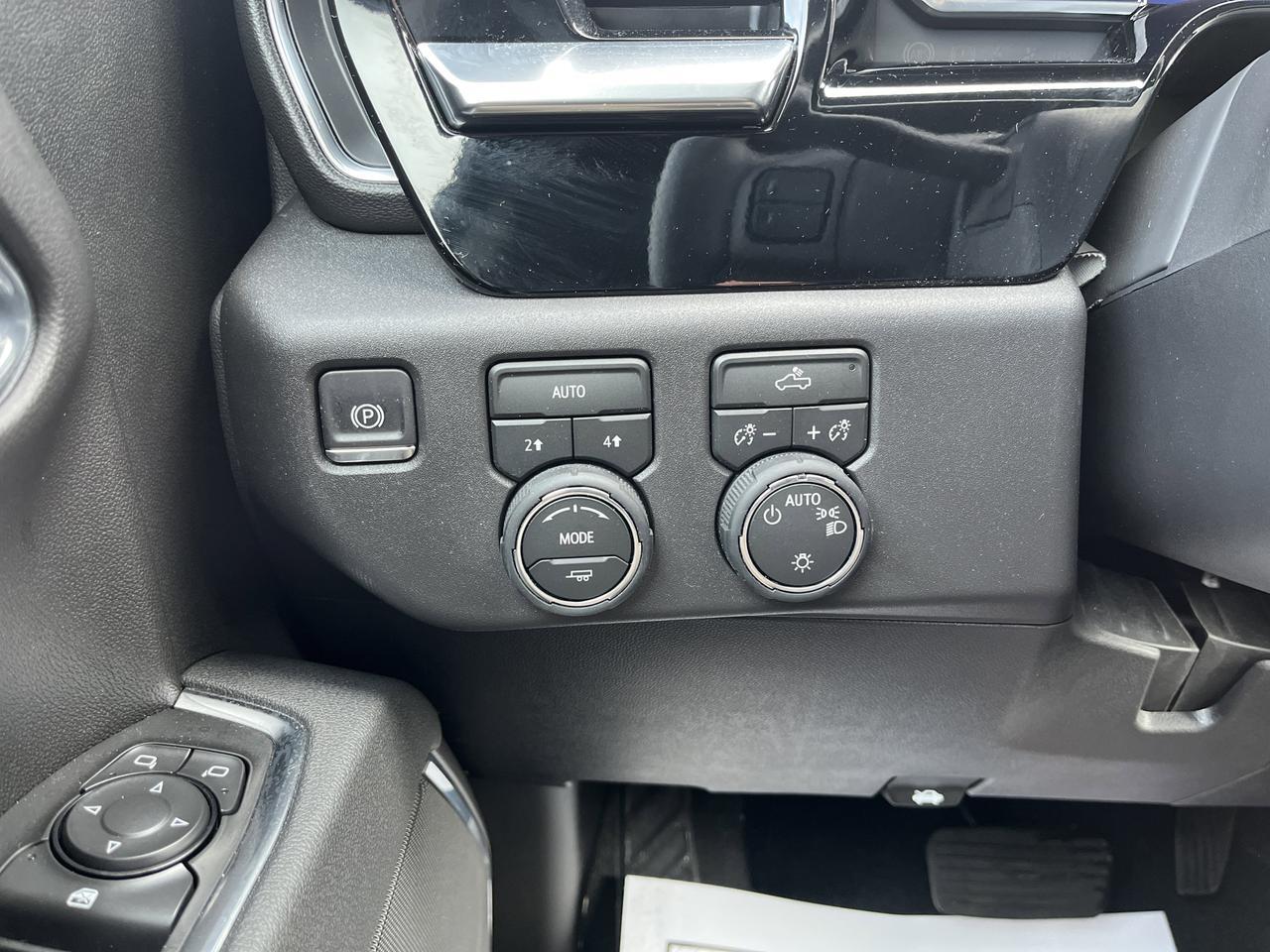 2026 Chevrolet Silverado 1500 LT Crew Cab 4WD w/20s All-TerrainTires HtdSeats HtdSteeringWheel RemoteStart HD-RearCamera Saukville WI