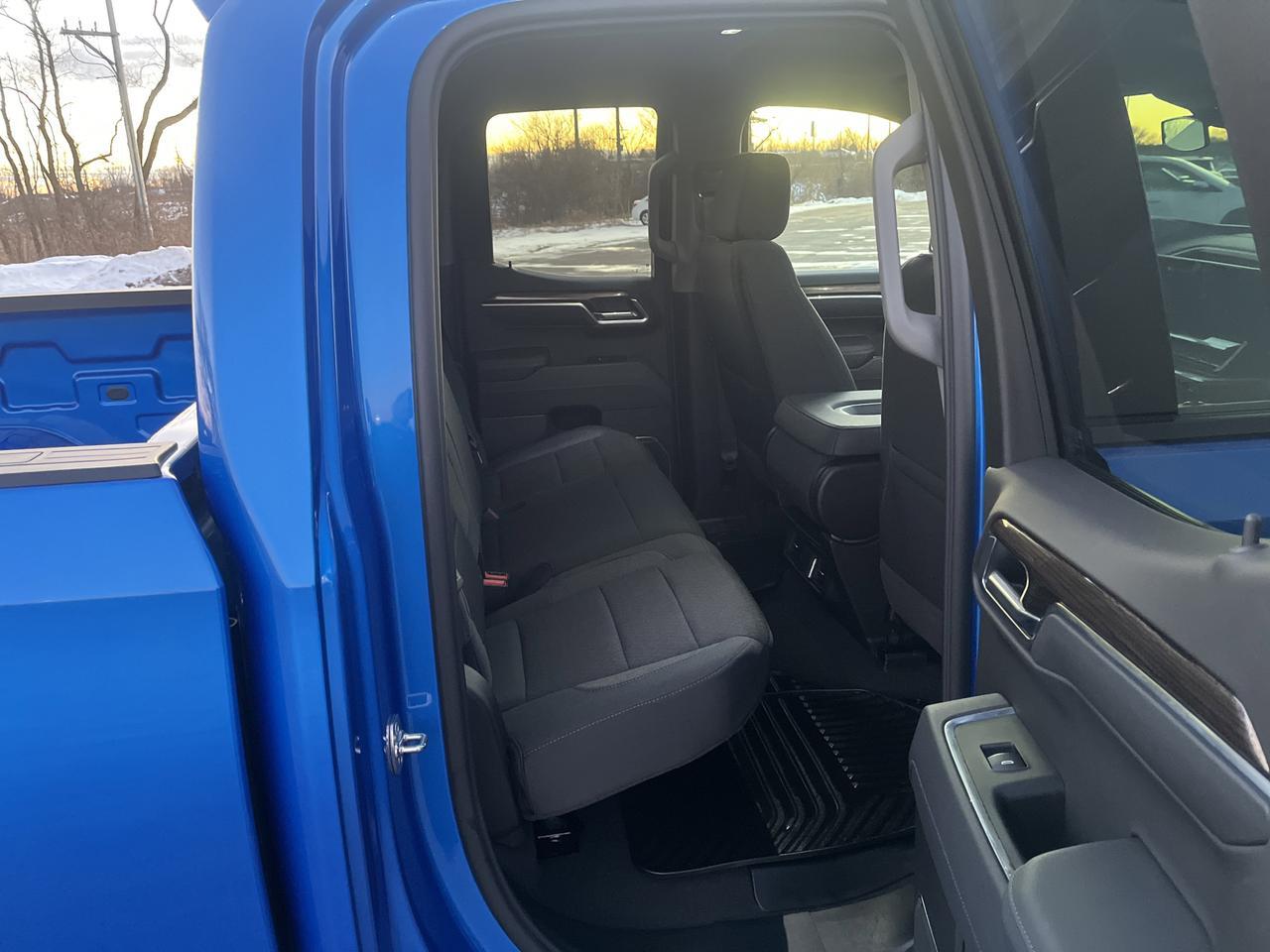 2026 Chevrolet Silverado 1500 LT Double Cab 4WD w/20s All-TerrainTires HtdSeats HtdSteeringWheel RemoteStart Saukville WI